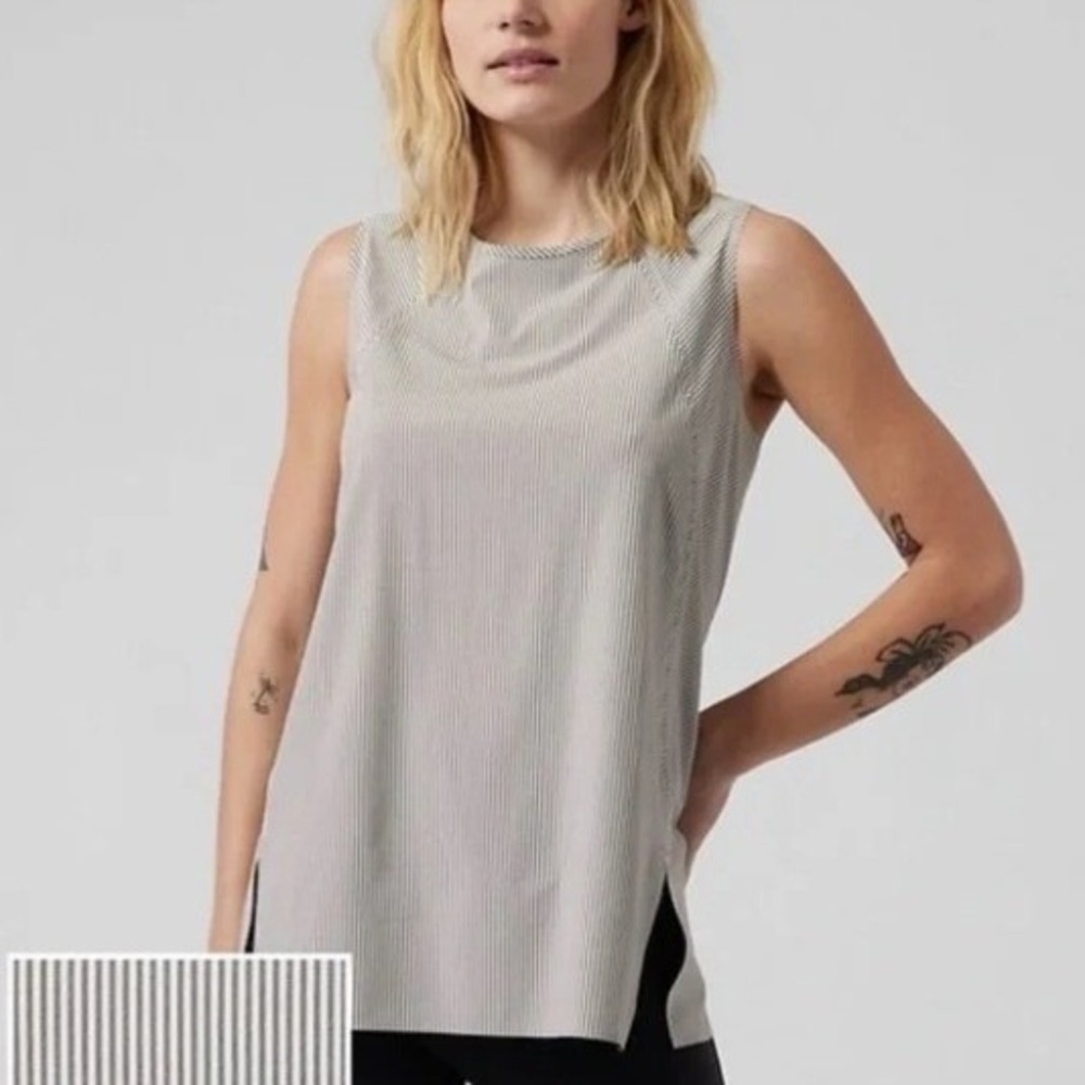 Athleta Tank Womens Large Gray White Zephyr Refined Sleeveless Stripe Stretch